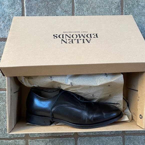 Allen Edmond's Corsico black oxfords, 8D - Picture 7 of 7